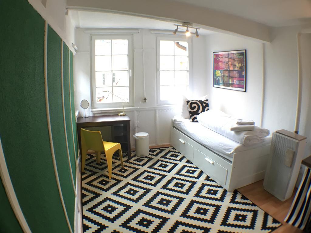 Privatzimmer In Bester Altstadtlage Tübingen Szoba fotó